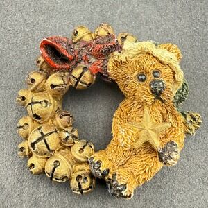 Vintage Boyds Bears Christmas Jingle Bell Wreath Pin Brooch Bearwear Retired